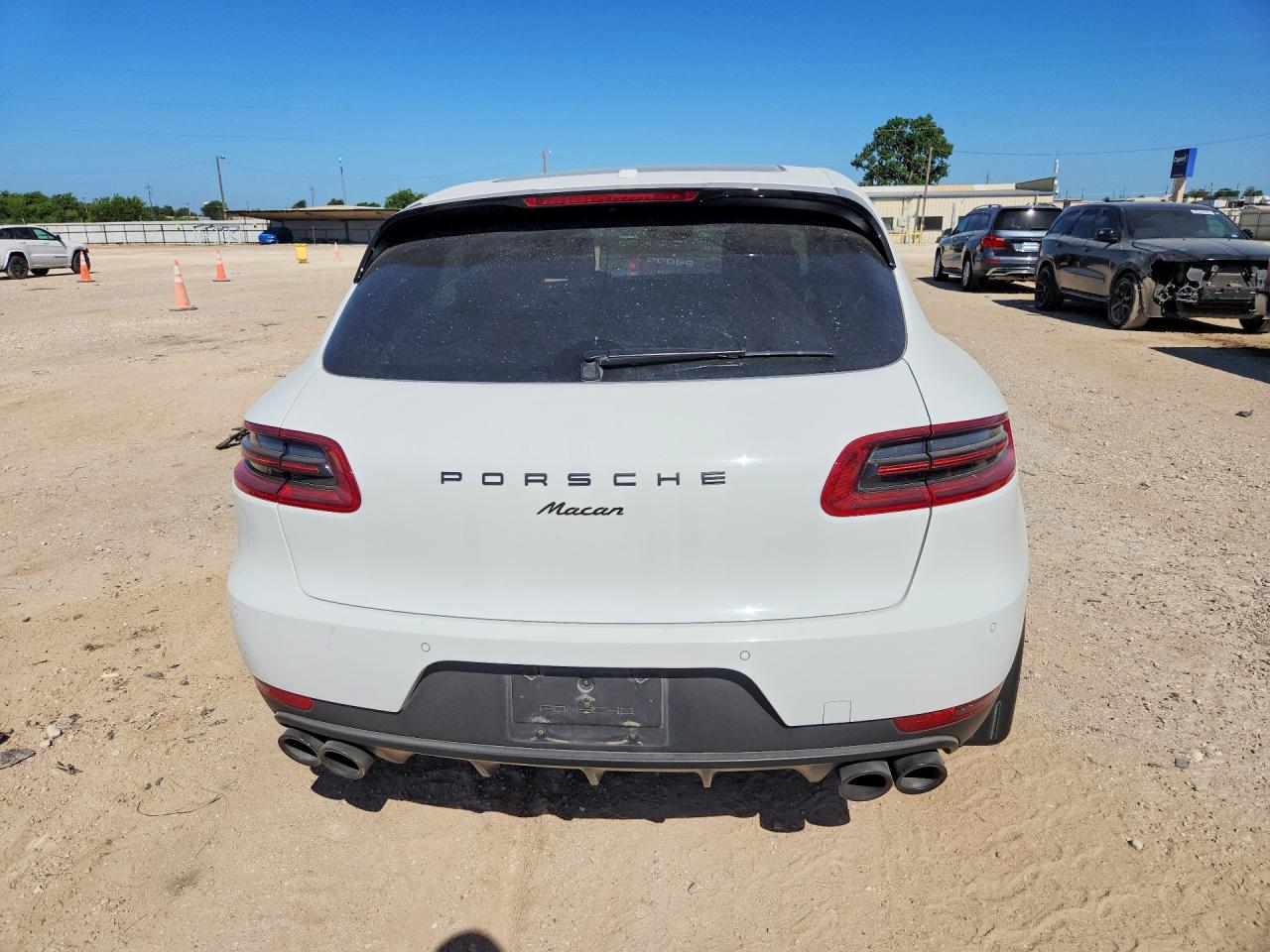 2018 PORSCHE MACAN