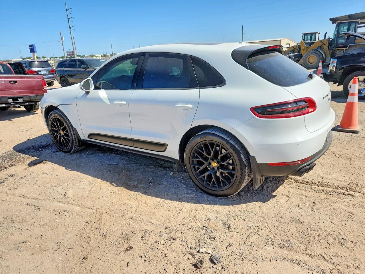 2018 PORSCHE MACAN
