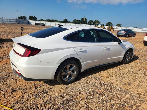 2022 HYUNDAI SONATA SE
