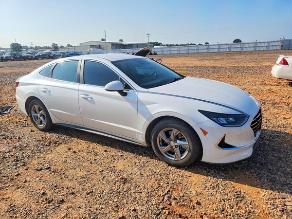 2022 HYUNDAI SONATA SE