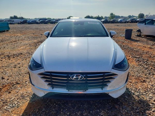 2022 HYUNDAI SONATA SE