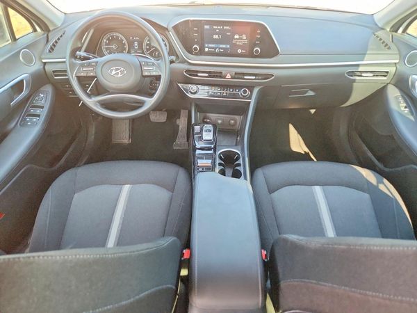 2022 HYUNDAI SONATA SE