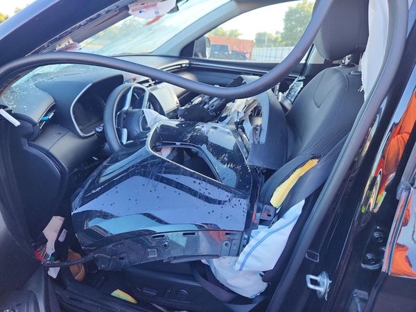 2023 HYUNDAI TUCSON SEL — DENT