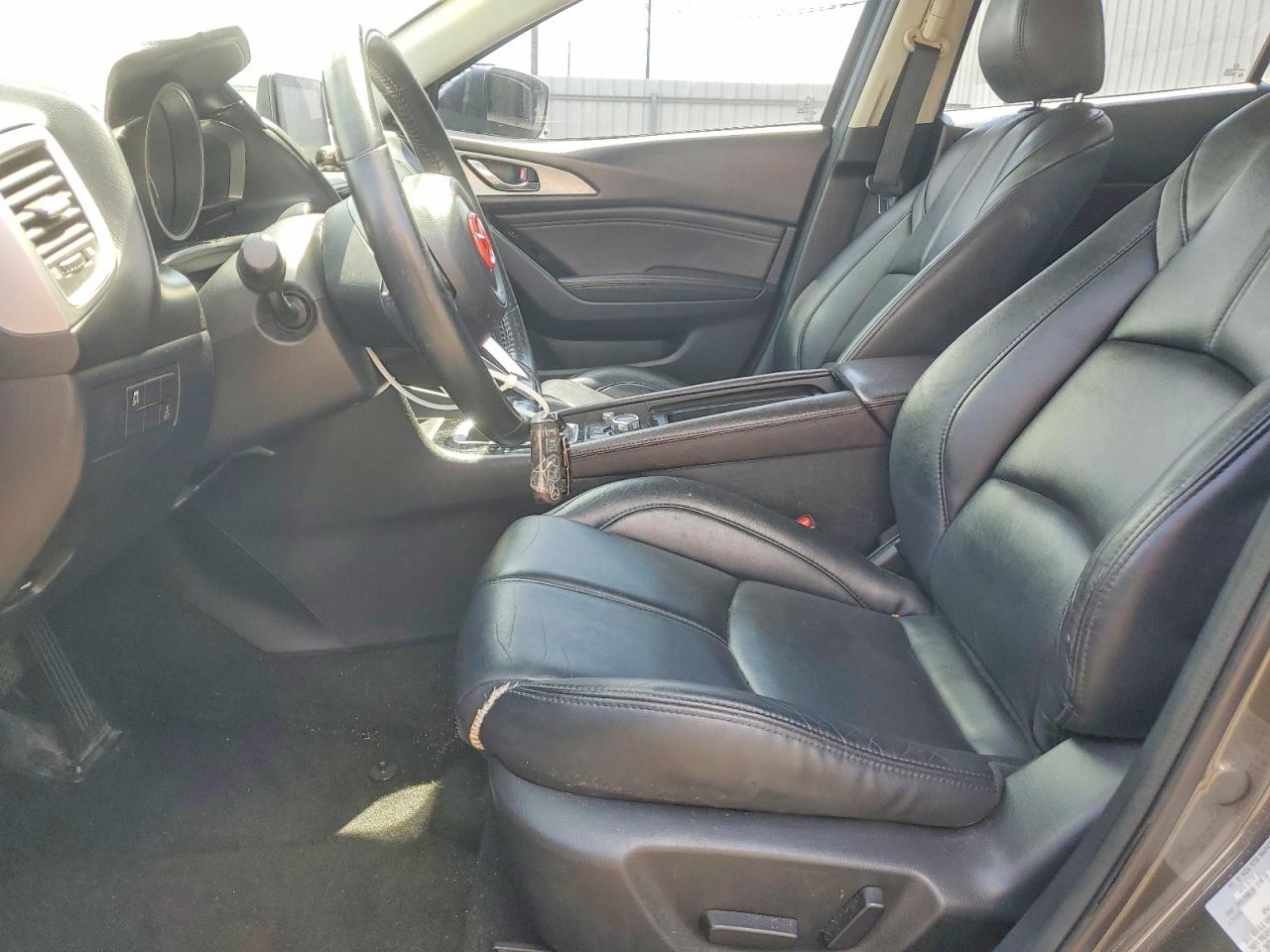 2018 MAZDA 3 Touring