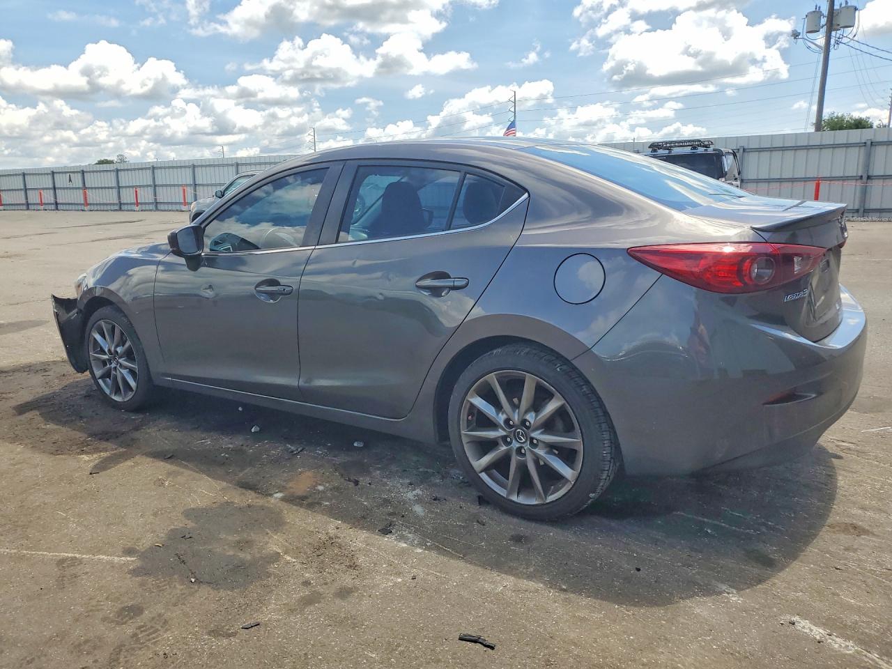 2018 MAZDA 3 Touring