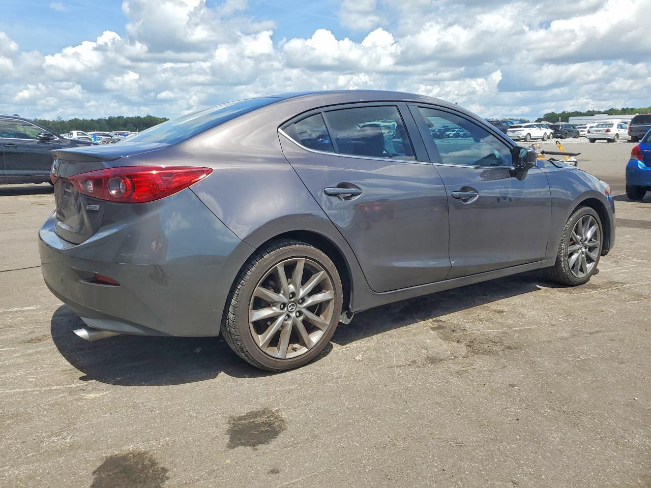2018 MAZDA 3 Touring