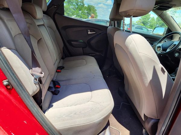 2012 HYUNDAI TUCSON GL