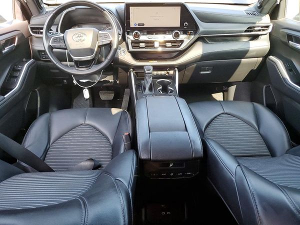 2023 TOYOTA HIGHLANDER