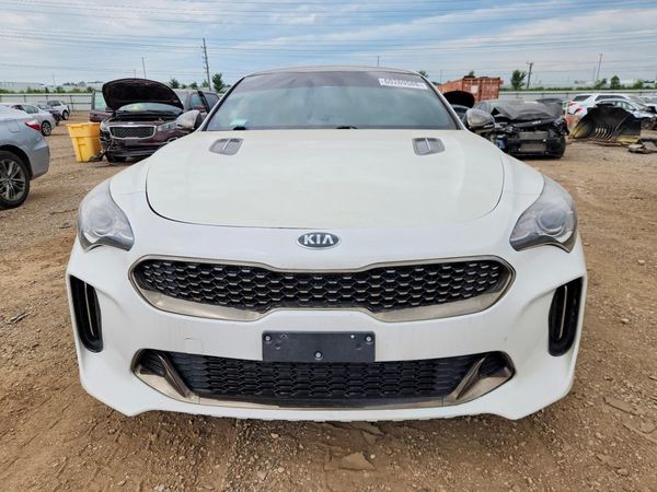2020 KIA STINGER
