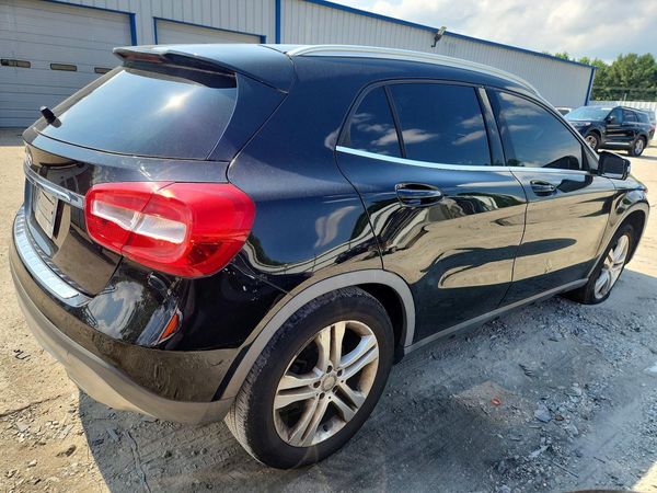 2016 MERCEDES-BENZ GLA GLA250