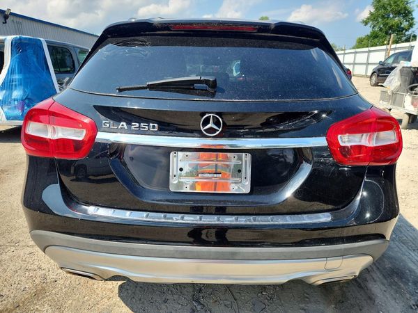 2016 MERCEDES-BENZ GLA GLA250