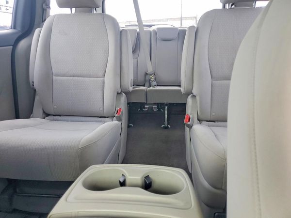 2017 KIA SEDONA L