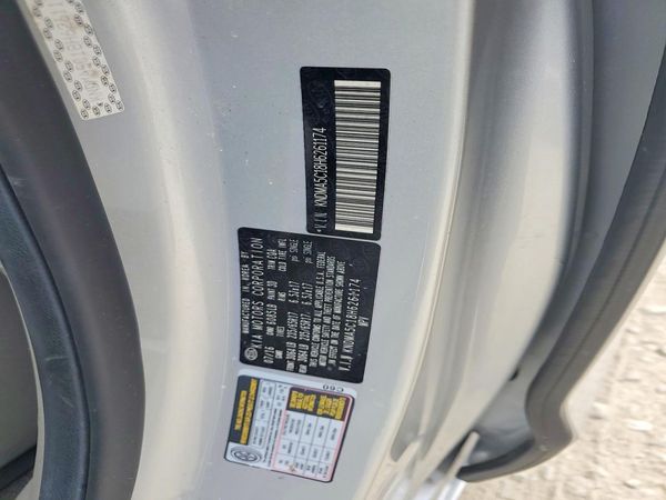 2017 KIA SEDONA L