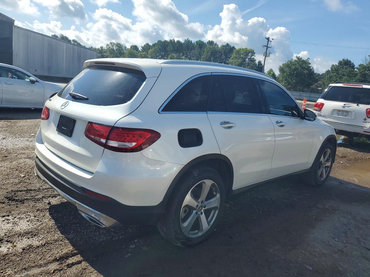 2017 MERCEDES-BENZ GLC