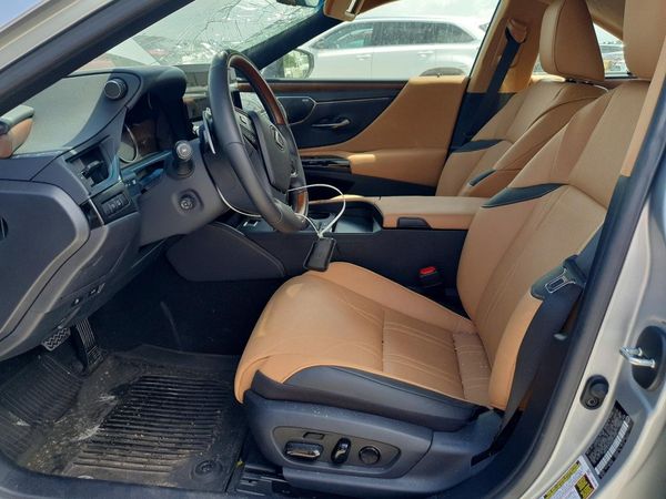 2025 LEXUS ES 300H 300h Ultra Luxury