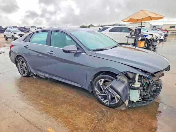 2024 HYUNDAI ELANTRA