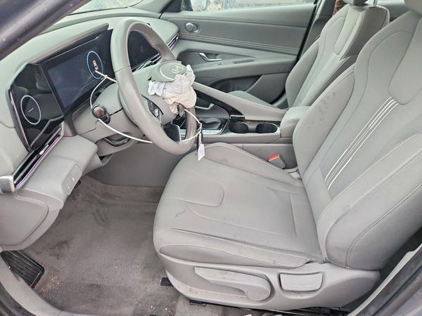 2024 HYUNDAI ELANTRA