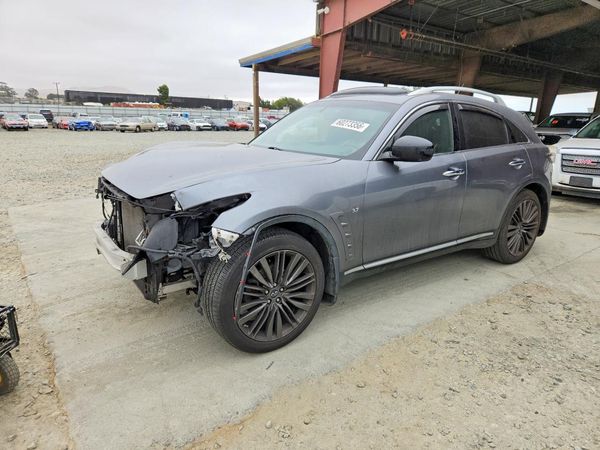 2017 INFINITI QX70
