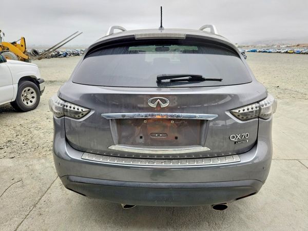 2017 INFINITI QX70
