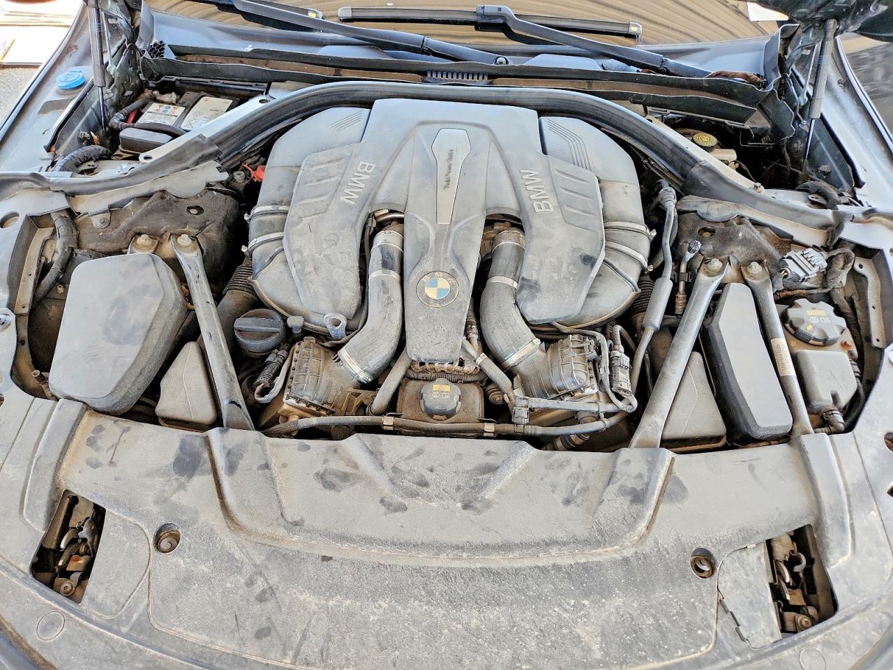 2016 BMW 750 xDrive