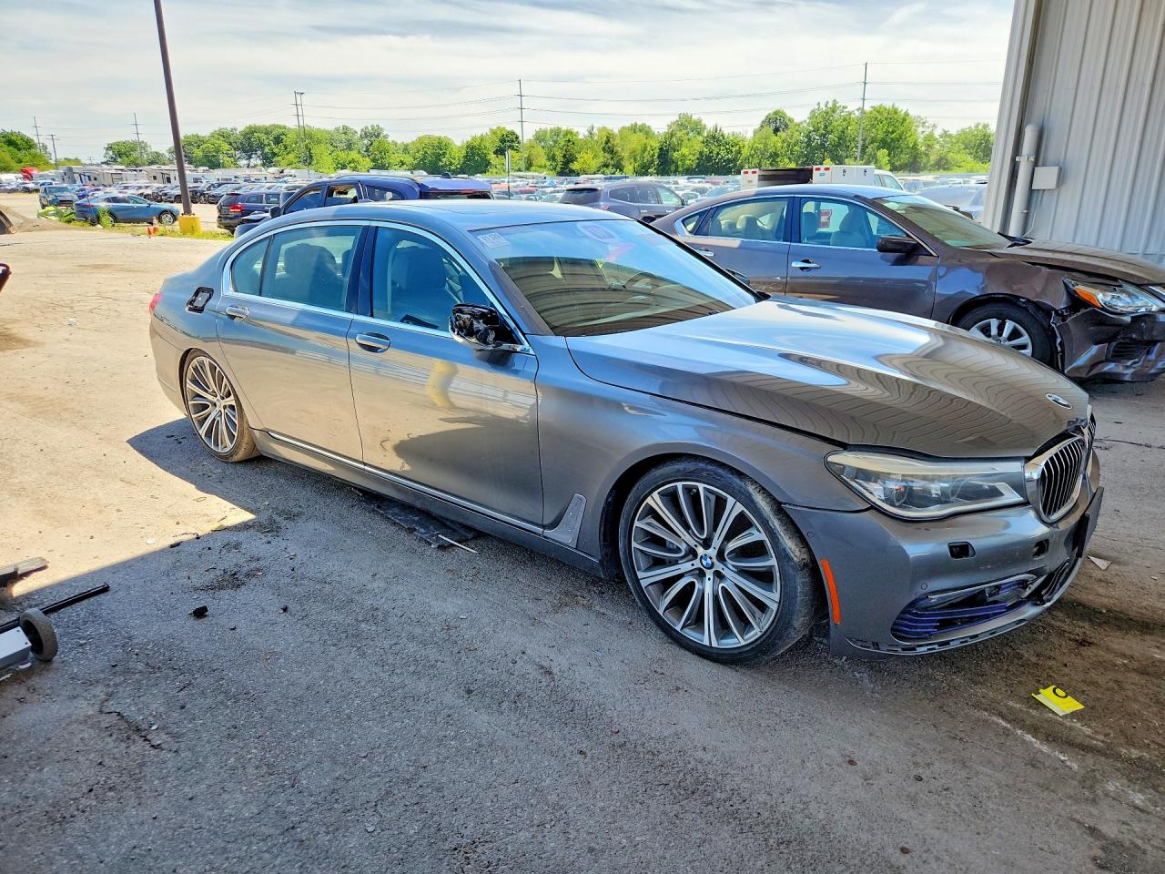 2016 BMW 750 xDrive