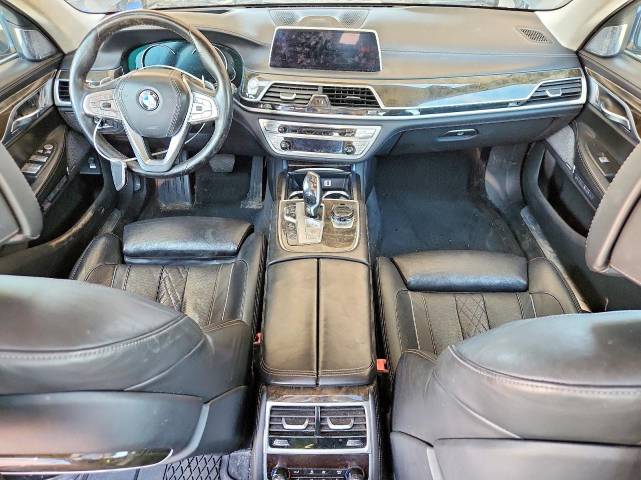 2016 BMW 750 xDrive