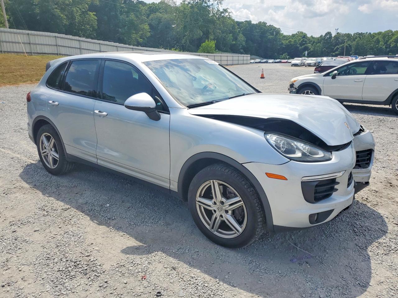 2016 PORSCHE CAYENNE