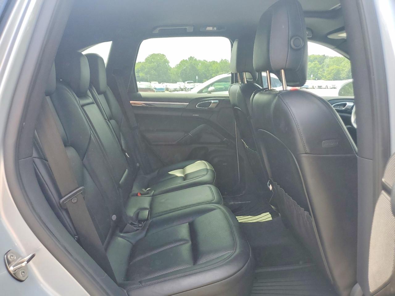 2016 PORSCHE CAYENNE