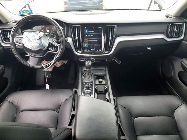 2020 VOLVO S60 Momentum