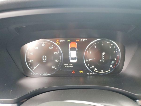 2020 VOLVO S60 Momentum