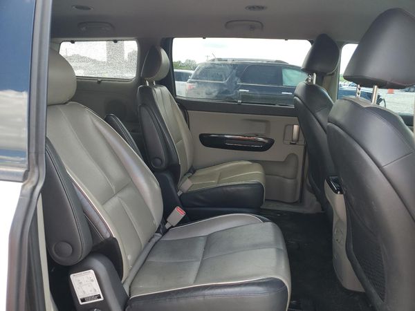 2016 KIA SEDONA