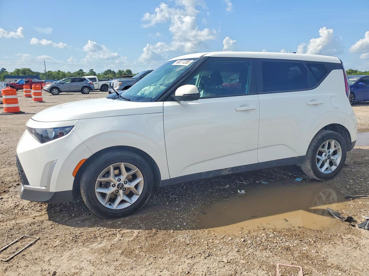 2024 KIA SOUL LX, S