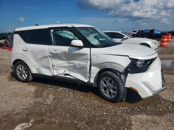 2024 KIA SOUL LX, S