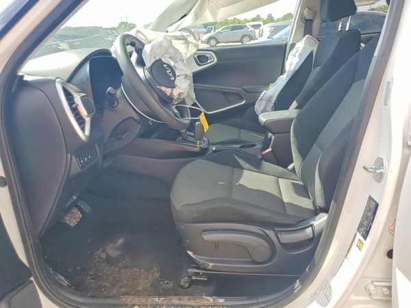 2024 KIA SOUL LX, S