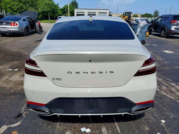 2025 GENESIS G70