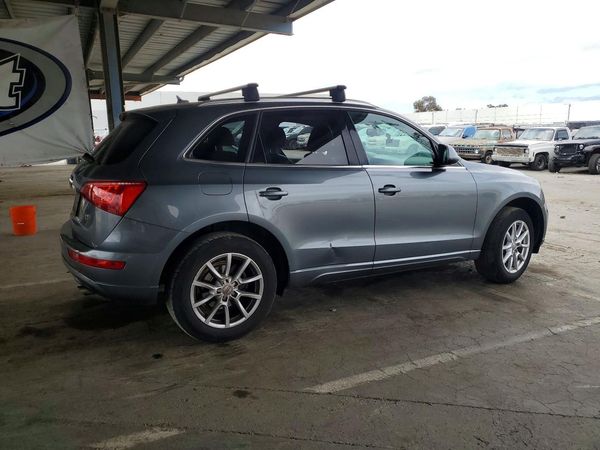 2012 AUDI Q5 Premium Plus