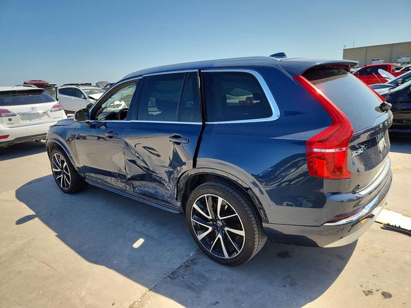 2022 VOLVO XC90