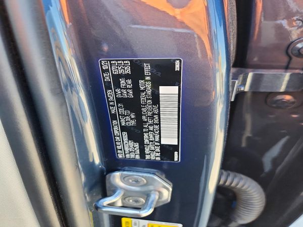 2022 VOLVO XC90