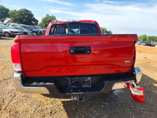 2017 TOYOTA TACOMA