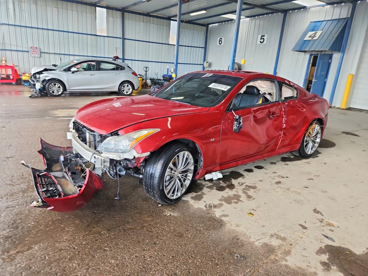 2015 INFINITI Q60 — Front 3/4