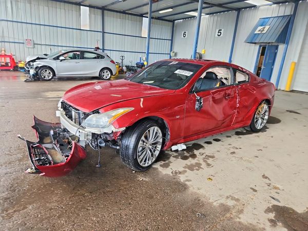 2015 INFINITI Q60 — Front 3/4