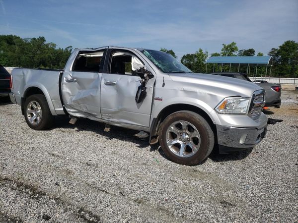 2014 RAM 1500 Laramie