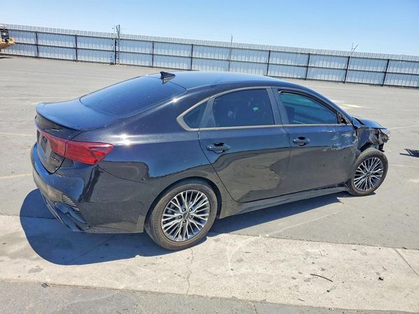 2022 KIA FORTE GT Line