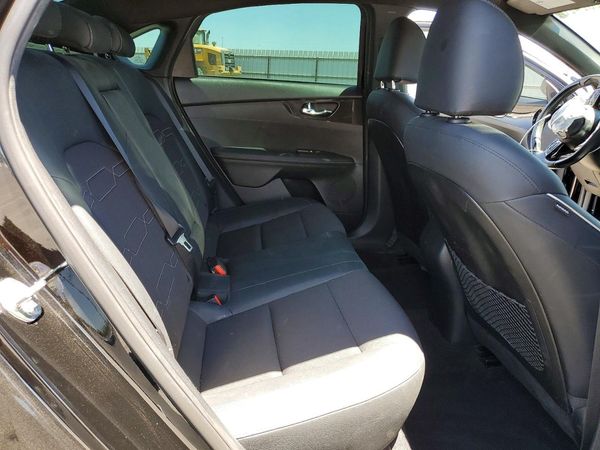 2022 KIA FORTE GT Line