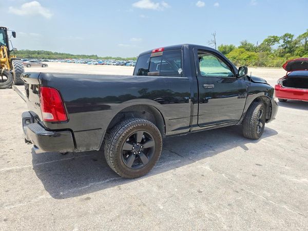 2016 RAM 1500 ST