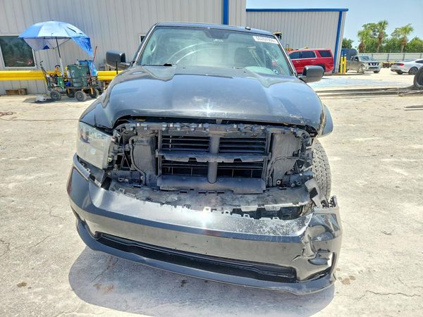 2016 RAM 1500 ST