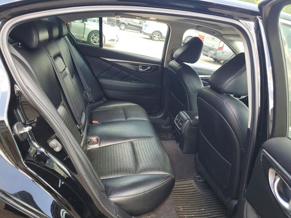 2015 INFINITI Q50