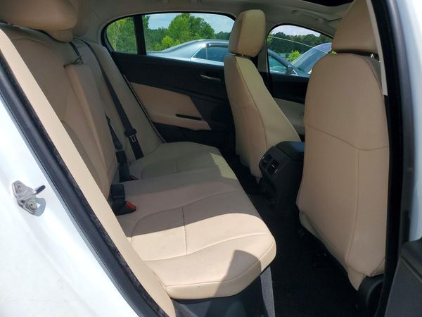 2018 JAGUAR XE