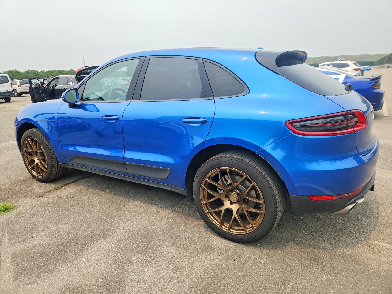 2017 PORSCHE MACAN