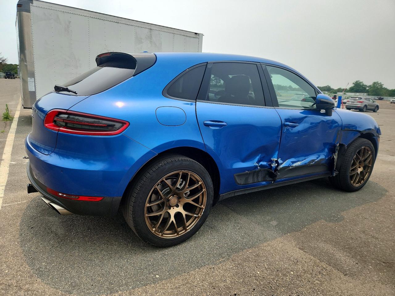 2017 PORSCHE MACAN